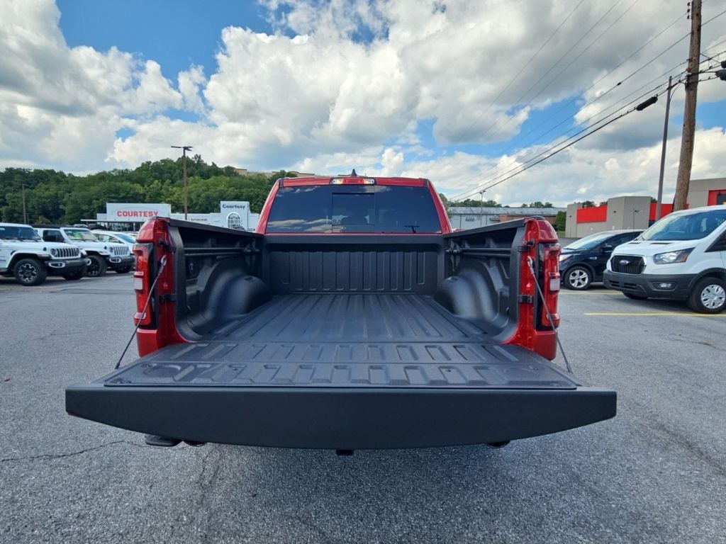 2027 RAM Ram 1500 RAM 1500 WARLOCK CREW CAB 4X4 5'7' BOX