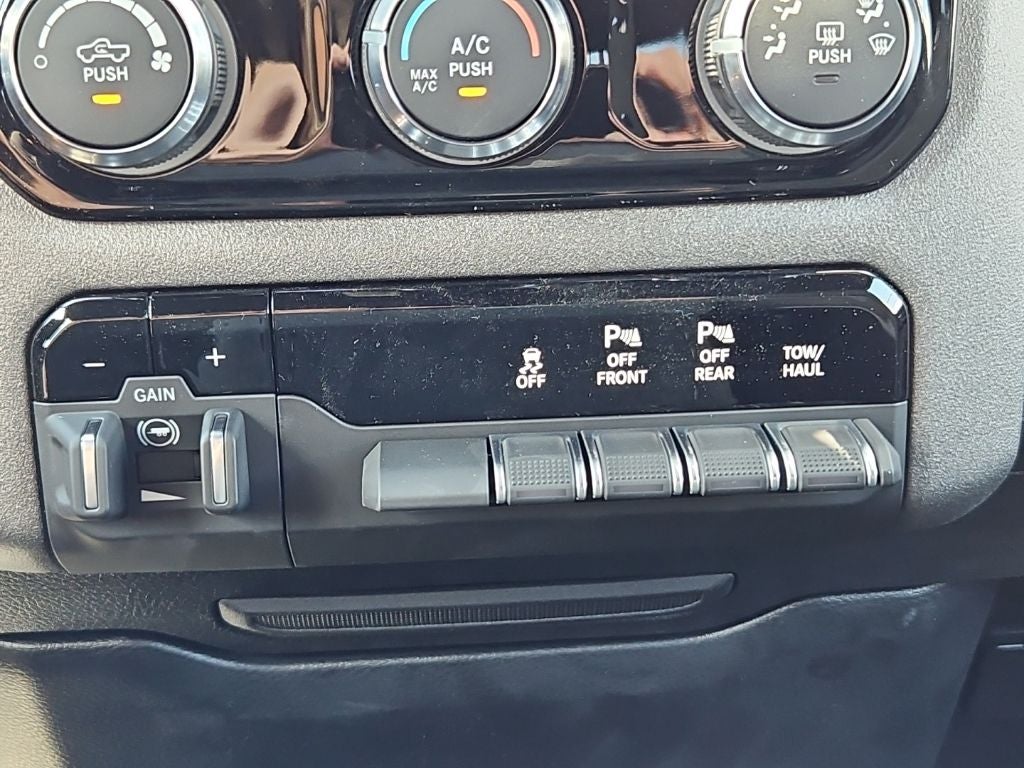 2027 RAM Ram 1500 RAM 1500 WARLOCK CREW CAB 4X4 5'7' BOX