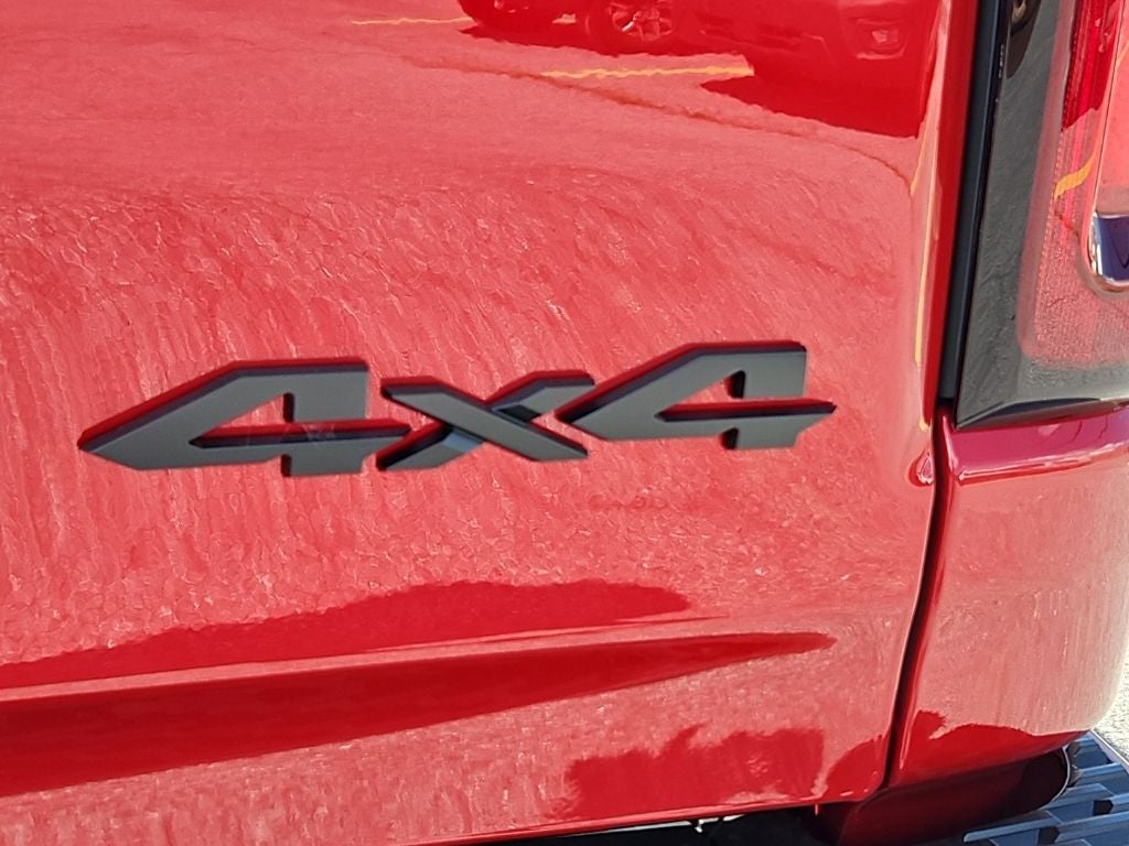 2026 RAM 1500 RAM 1500 EXPRESS CREW CAB 4X4 5'7' BOX