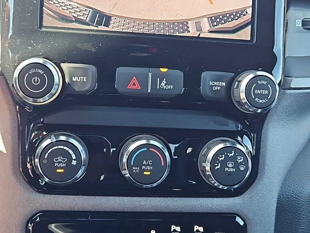 2027 RAM Ram 1500 RAM 1500 EXPRESS CREW CAB 4X4 5'7' BOX