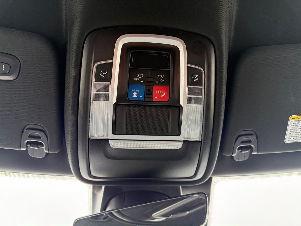 2024 RAM 1500 Laramie Crew Cab 4x4 5'7' Box