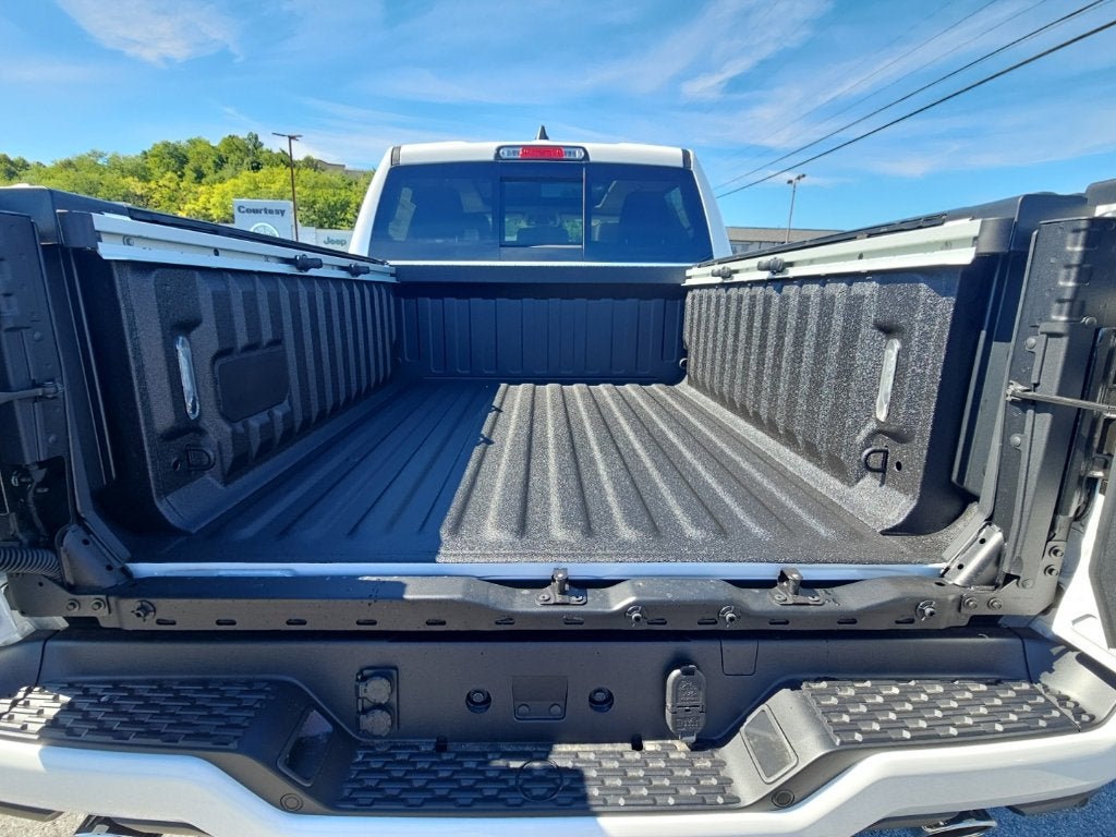 2027 RAM Ram 1500 RAM 1500 LARAMIE CREW CAB 4X4 5'7' BOX
