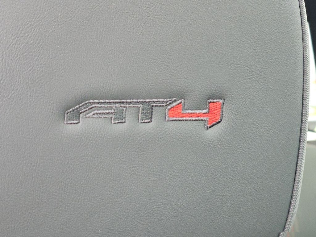 2024 GMC Acadia AWD AT4
