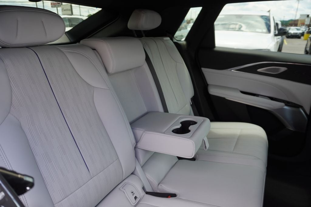 2024 Cadillac LYRIQ Luxury w/1SD