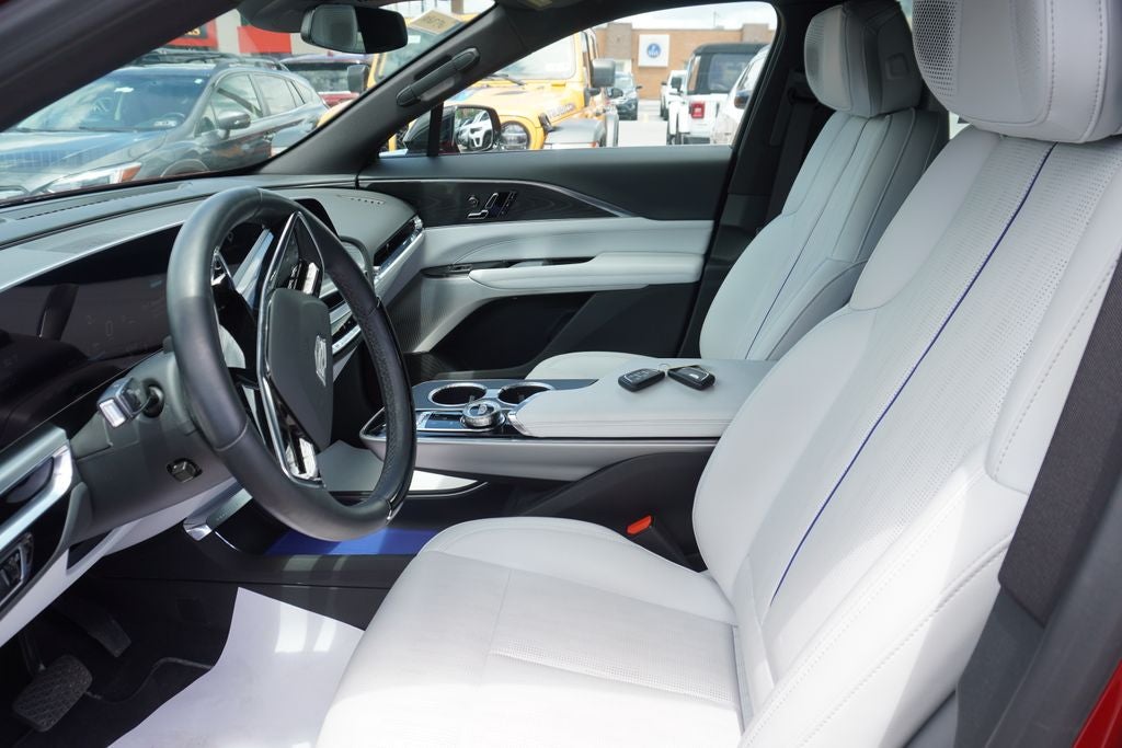 2024 Cadillac LYRIQ Luxury w/1SD