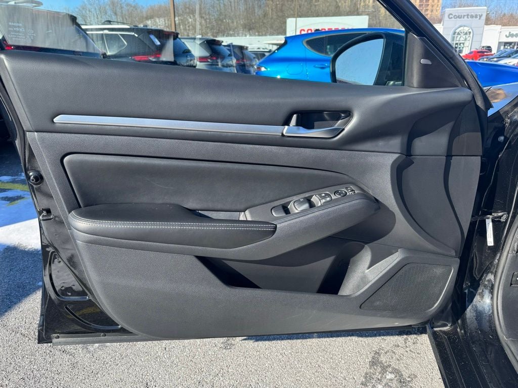 2022 Nissan Altima SV FWD