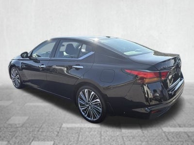 2024 Nissan Altima SL FWD