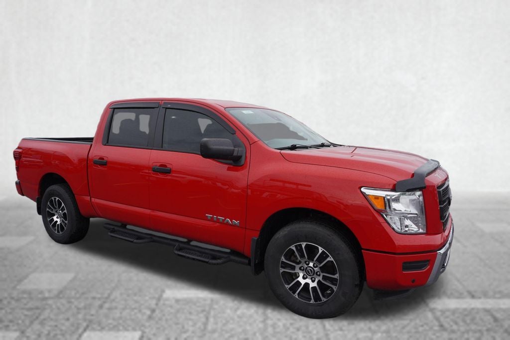2024 Nissan TITAN Crew Cab SV 4x4