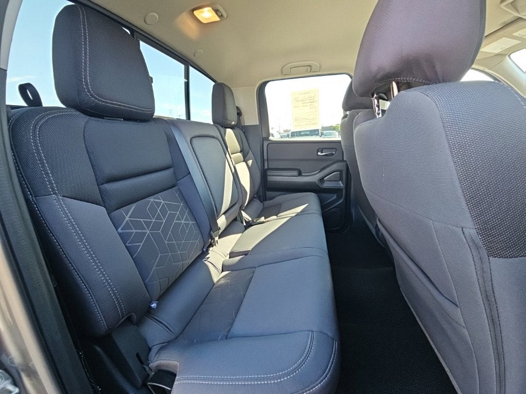 2025 Nissan Frontier Crew Cab SV 4x4