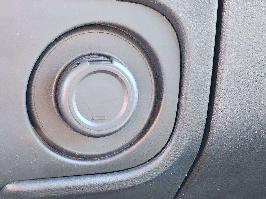2025 Nissan Frontier Crew Cab SV 4x4