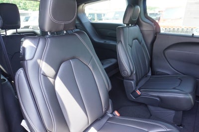 2027 Chrysler Pacifica PACIFICA SELECT