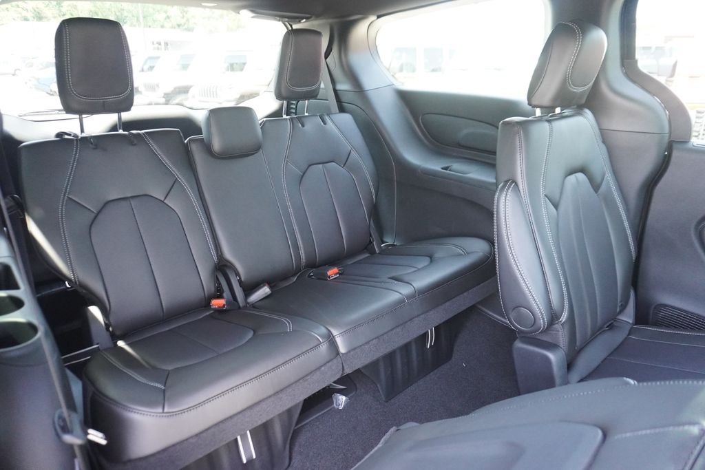 2027 Chrysler Pacifica PACIFICA SELECT