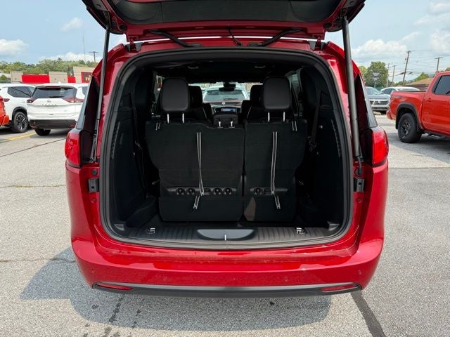 2026 Chrysler Voyager VOYAGER LX