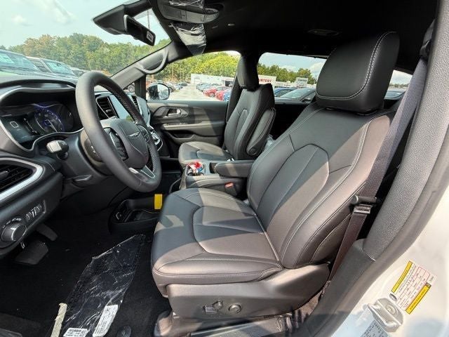 2026 Chrysler Voyager VOYAGER LX