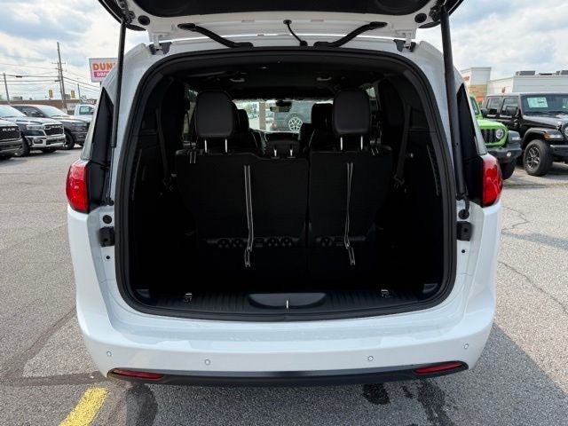 2026 Chrysler Voyager VOYAGER LX