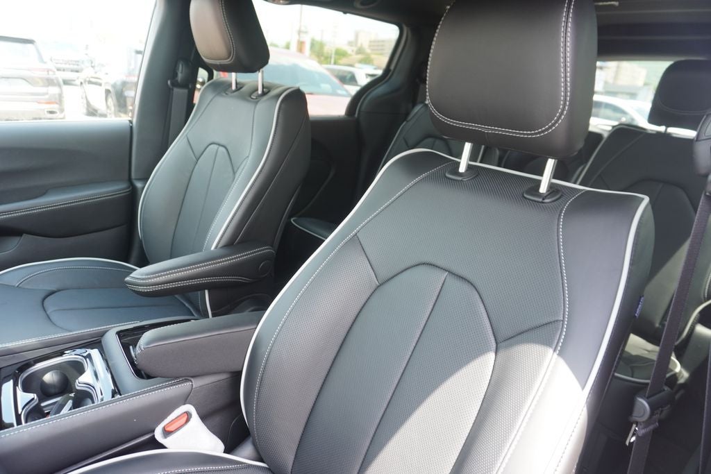 2027 Chrysler Pacifica PACIFICA LIMITED