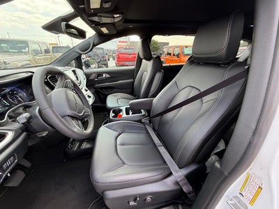 2025 Chrysler Pacifica PACIFICA SELECT AWD