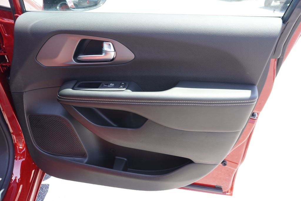 2027 Chrysler Pacifica PACIFICA SELECT AWD