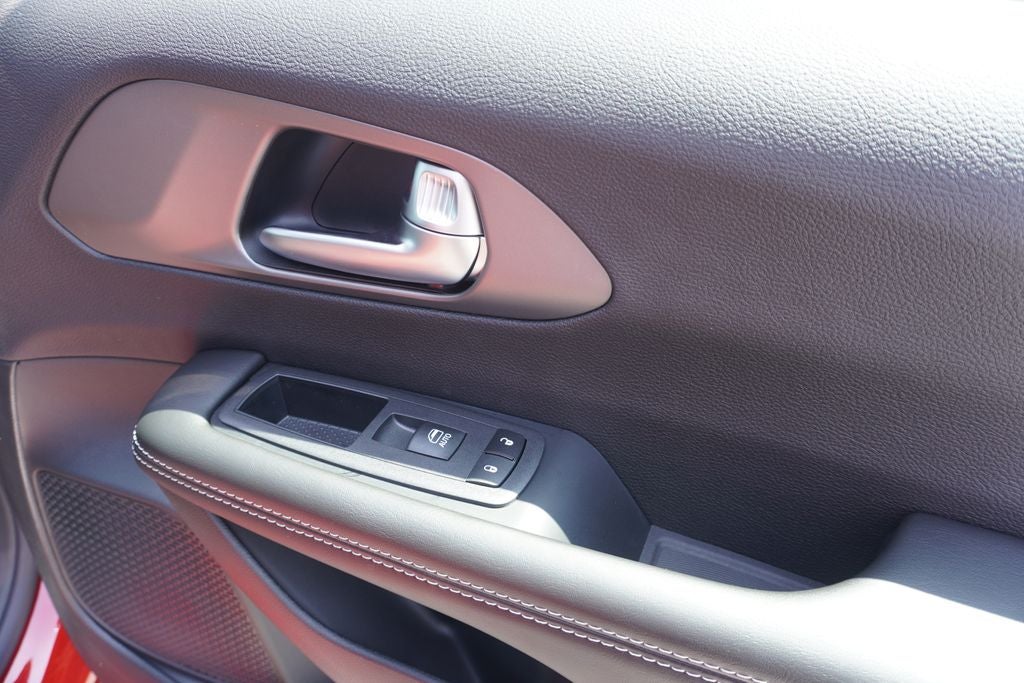 2027 Chrysler Pacifica PACIFICA SELECT AWD
