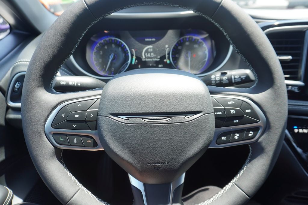 2027 Chrysler Pacifica PACIFICA SELECT AWD