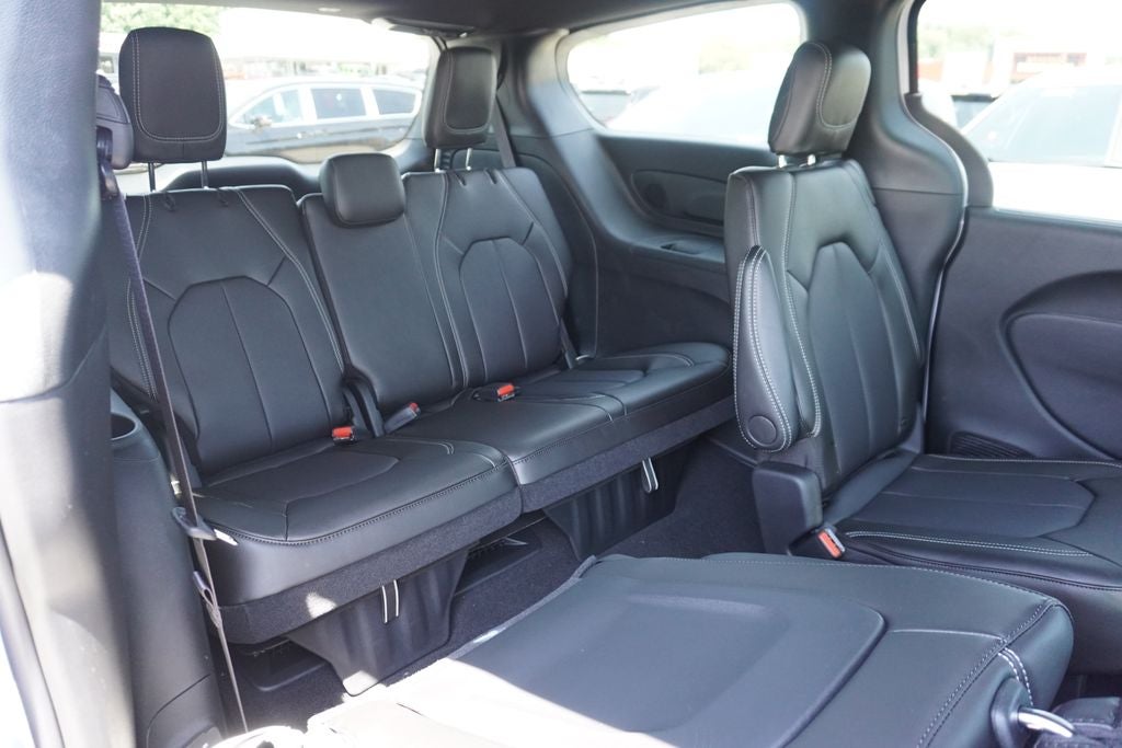 2027 Chrysler Pacifica PACIFICA SELECT AWD