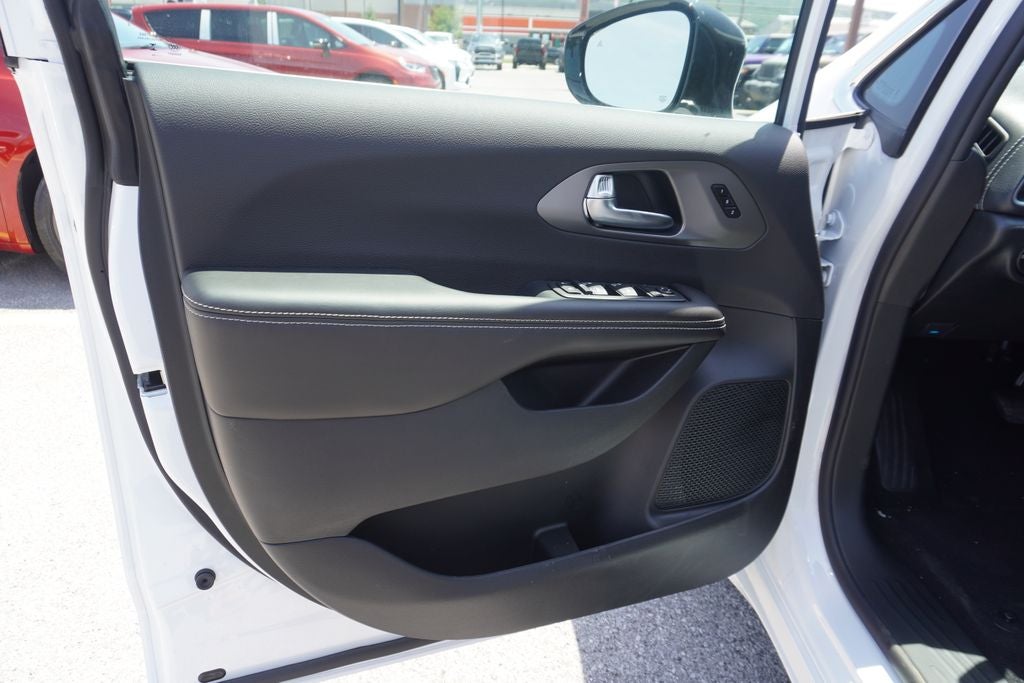 2027 Chrysler Pacifica PACIFICA SELECT AWD