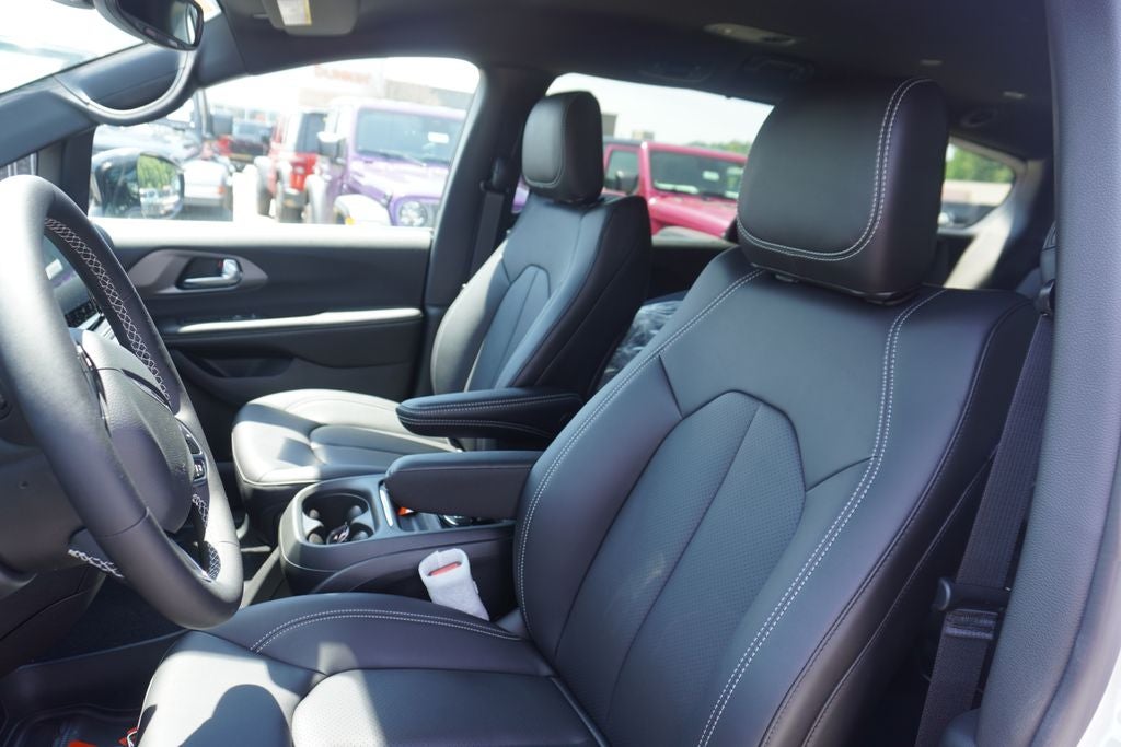 2027 Chrysler Pacifica PACIFICA SELECT AWD