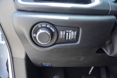 2027 Chrysler Pacifica PACIFICA SELECT AWD