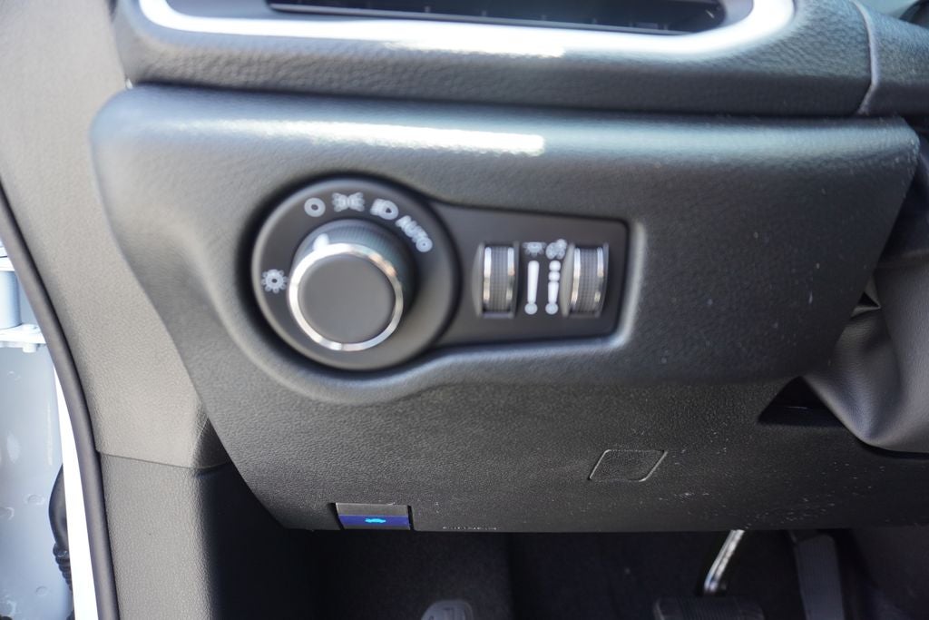 2027 Chrysler Pacifica PACIFICA SELECT AWD