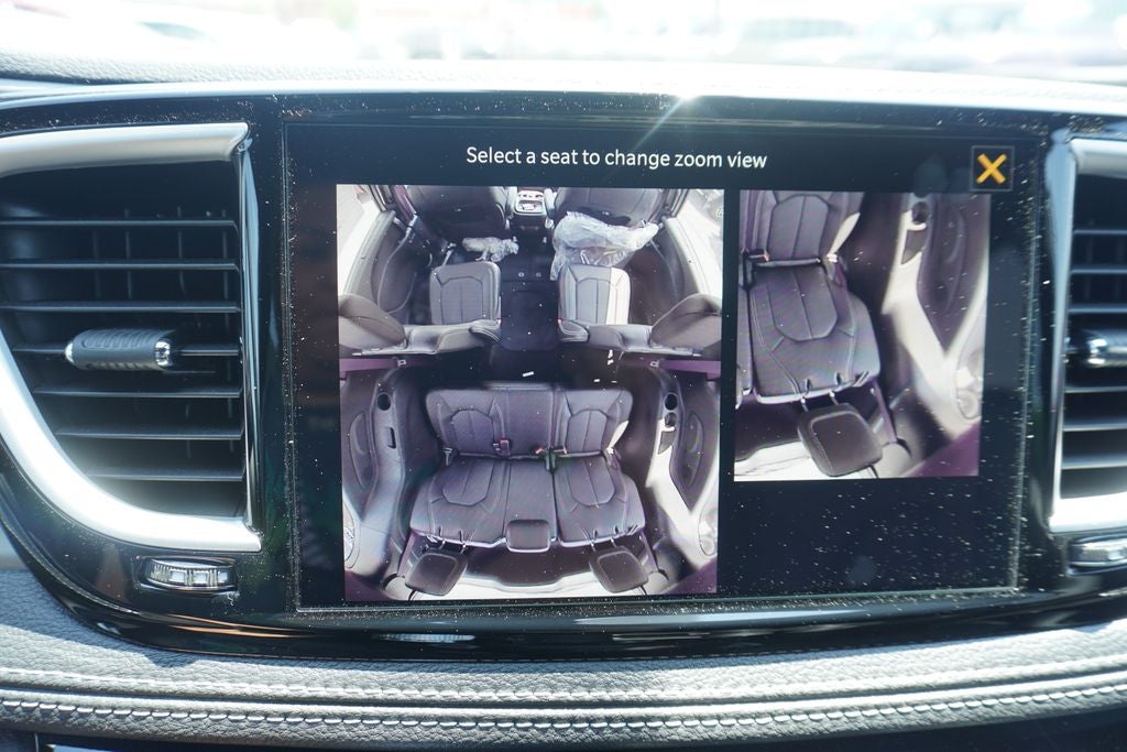 2027 Chrysler Pacifica PACIFICA SELECT AWD