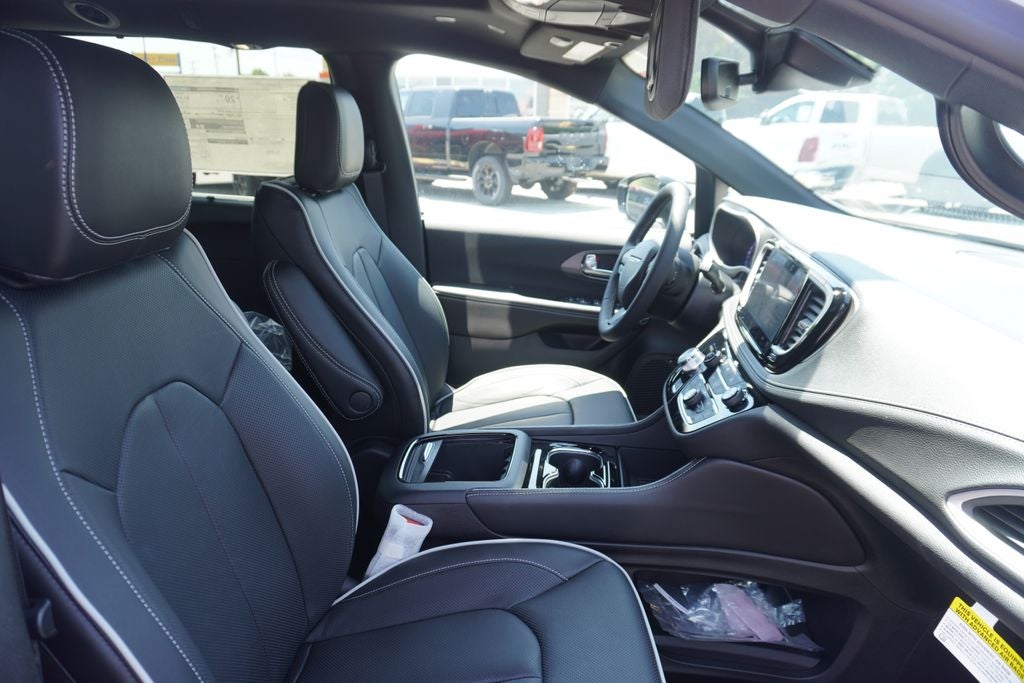 2027 Chrysler Pacifica PACIFICA LIMITED AWD