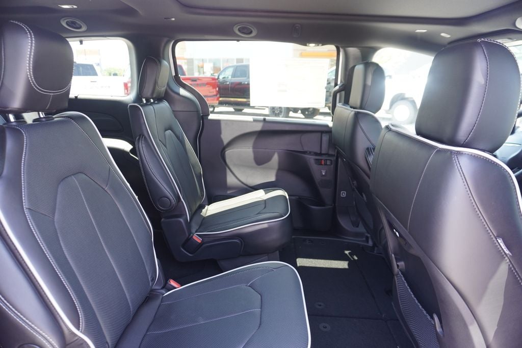 2027 Chrysler Pacifica PACIFICA LIMITED AWD