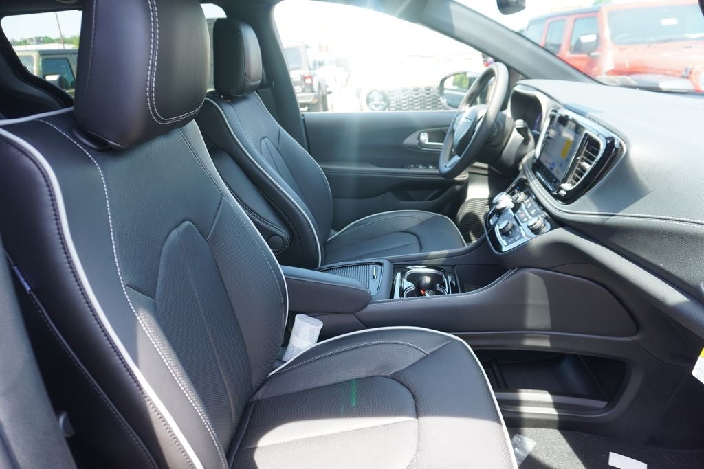 2027 Chrysler Pacifica PACIFICA LIMITED AWD