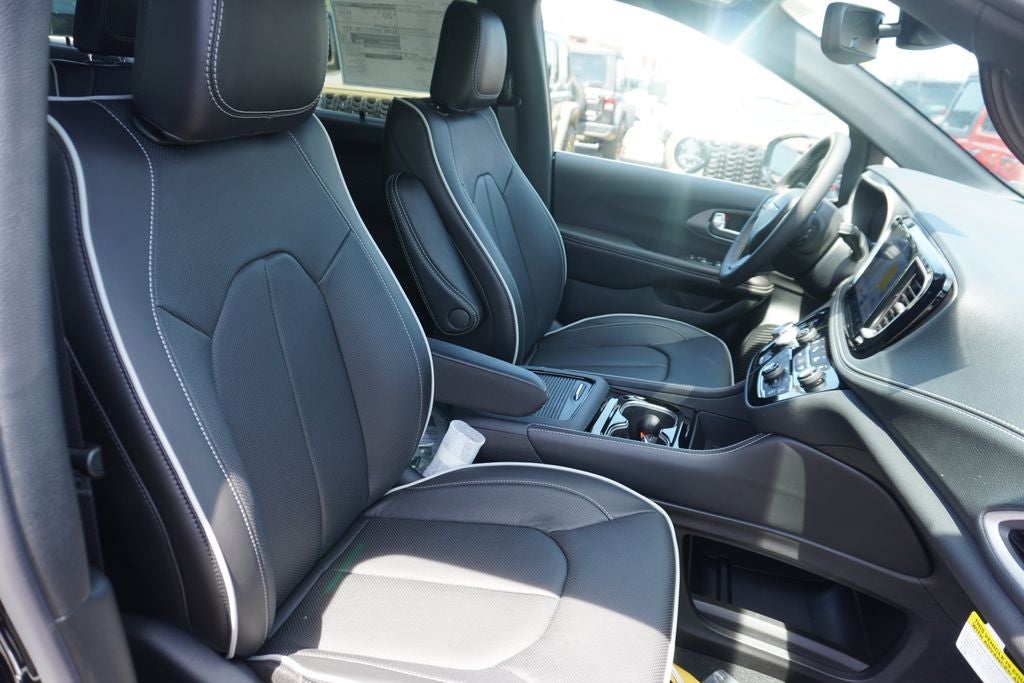 2027 Chrysler Pacifica PACIFICA LIMITED AWD