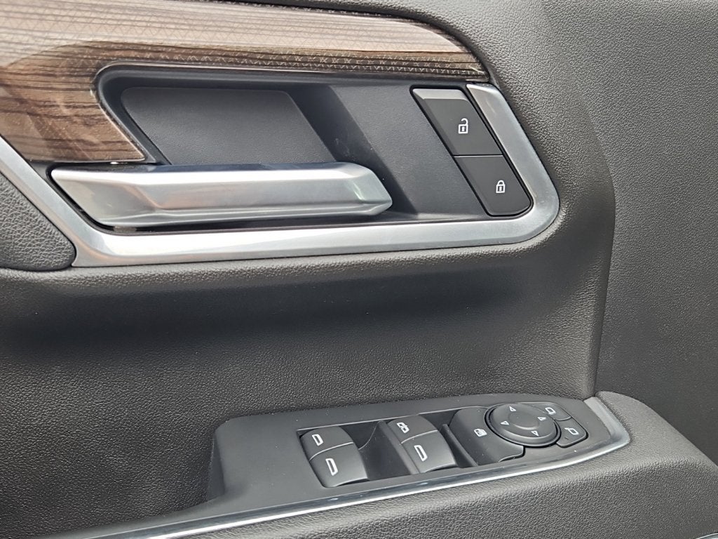 2025 Chevrolet Silverado 2500HD 4WD Crew Cab Standard Bed LT