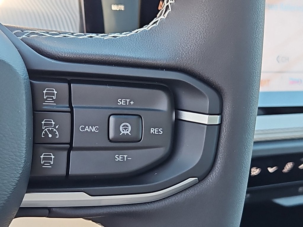 2026 Jeep Cherokee CHEROKEE OVERLAND 4X4