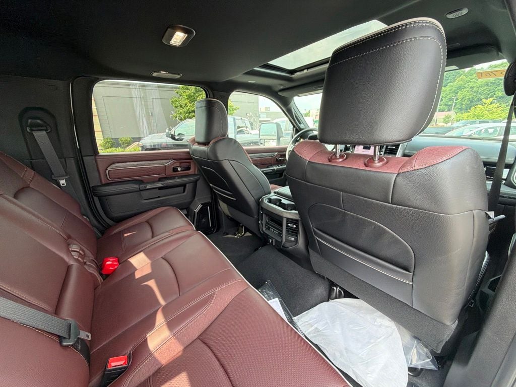 2026 RAM 3500 RAM 3500 LIMITED MEGA CAB 4X4 6'4' BOX