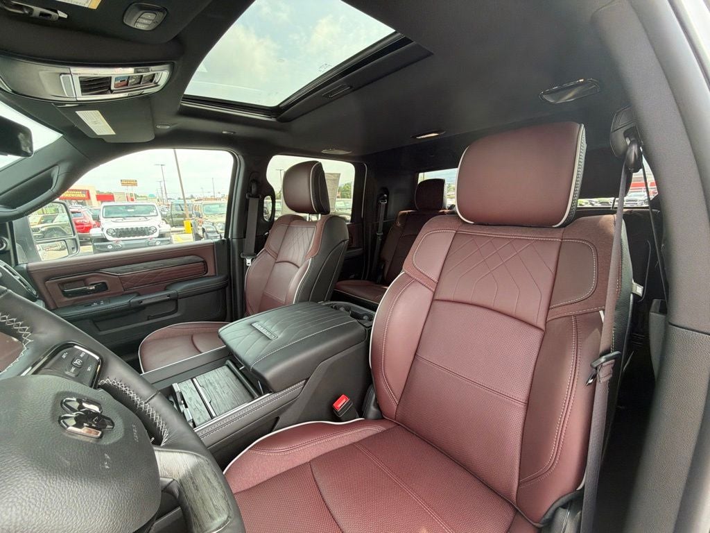 2026 RAM 3500 RAM 3500 LIMITED MEGA CAB 4X4 6'4' BOX