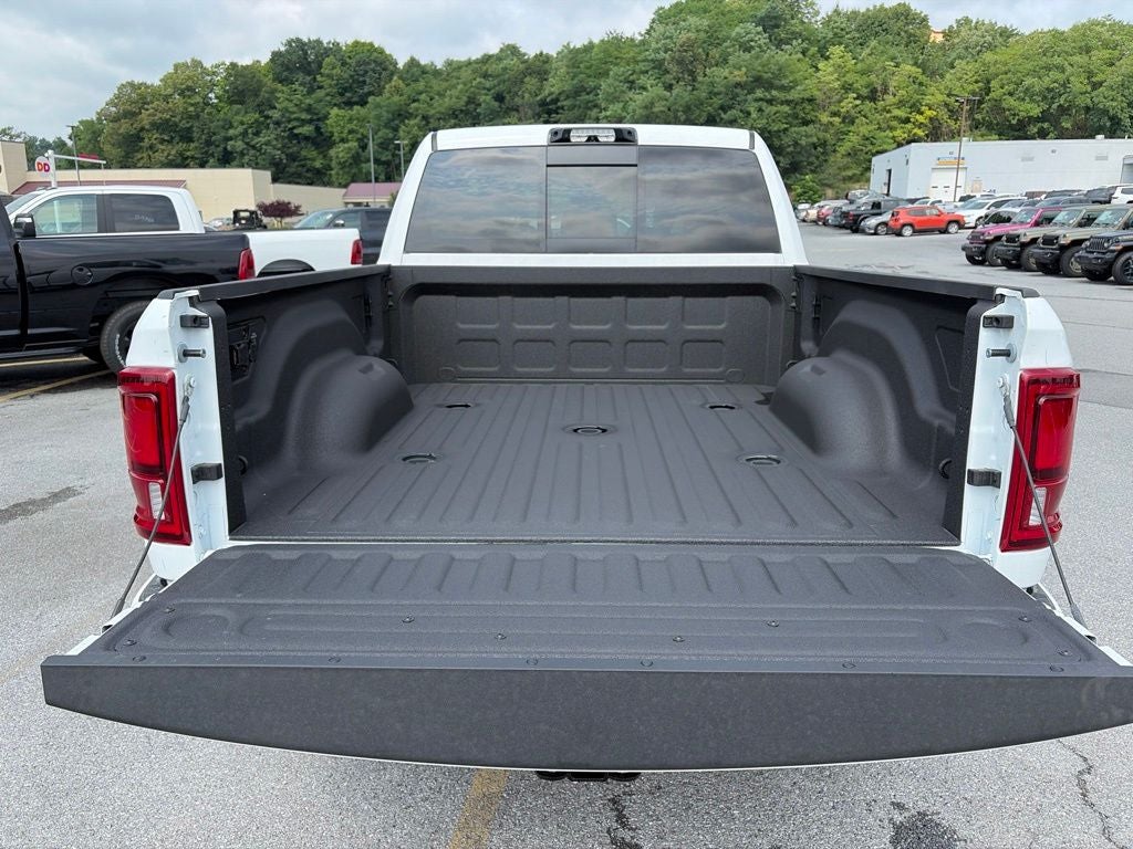 2026 RAM 3500 RAM 3500 LIMITED MEGA CAB 4X4 6'4' BOX