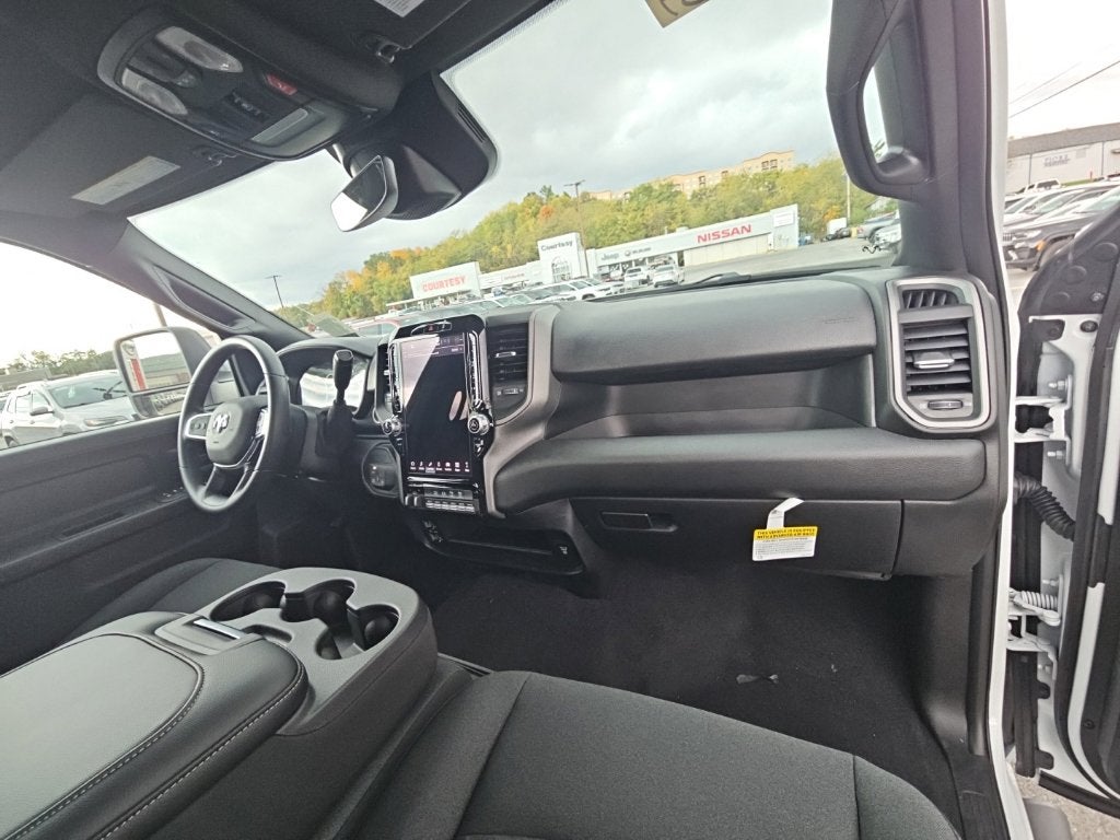 2027 RAM Ram 2500 RAM 2500 TRADESMAN CREW CAB 4X4 8' BOX