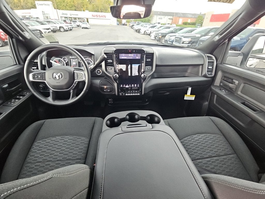2027 RAM Ram 2500 RAM 2500 TRADESMAN CREW CAB 4X4 8' BOX