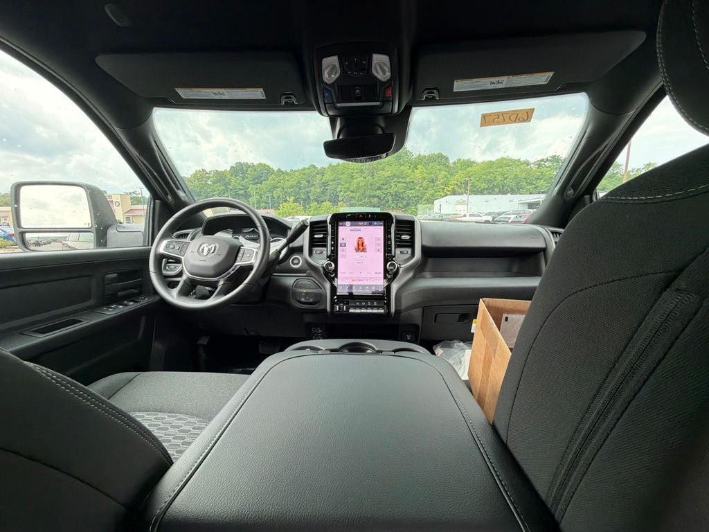2026 RAM 2500 RAM 2500 TRADESMAN CREW CAB 4X4 8' BOX