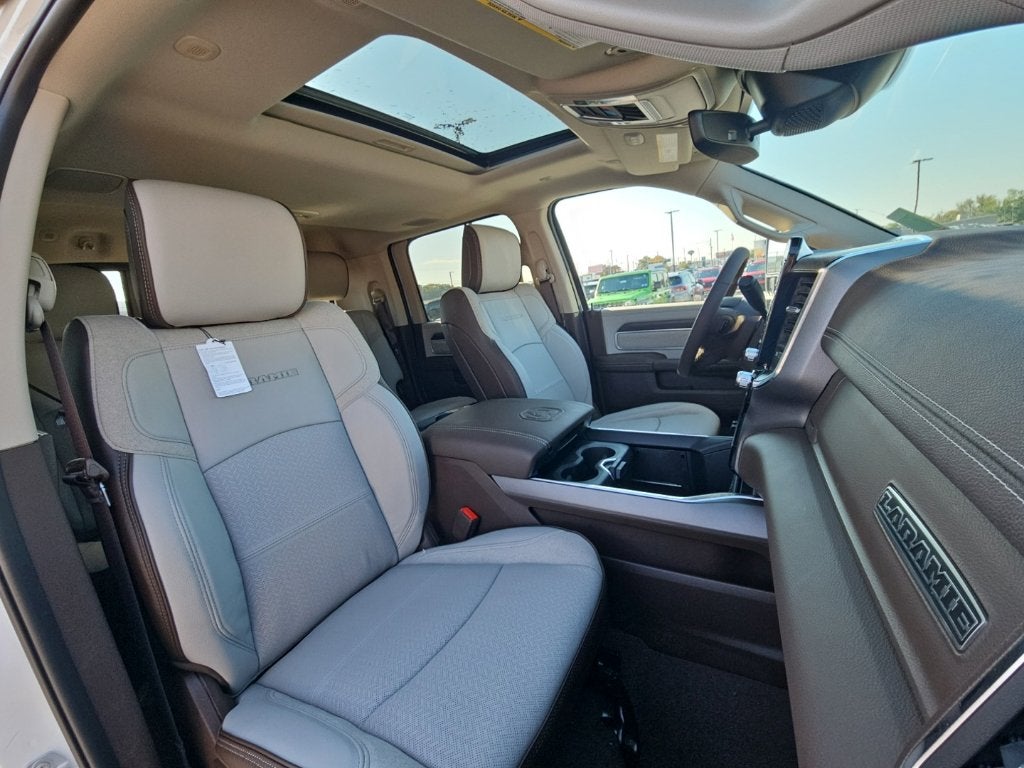 2027 RAM Ram 2500 RAM 2500 LARAMIE MEGA CAB 4X4 6'4' BOX