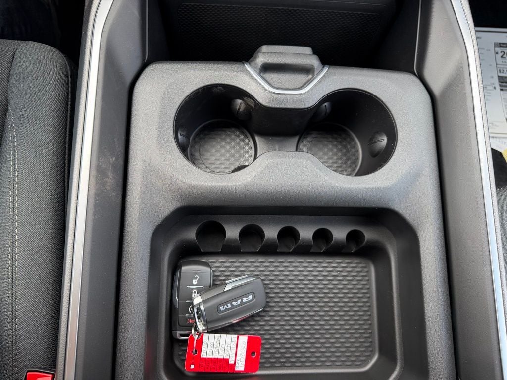 2026 RAM Ram 1500 RAM 1500 EXPRESS CREW CAB 4X4 5'7' BOX