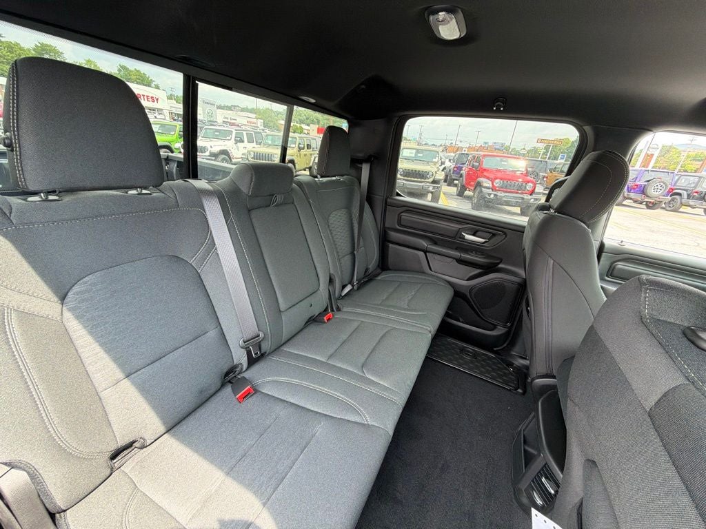 2026 RAM 1500 RAM 1500 WARLOCK CREW CAB 4X4 5'7' BOX