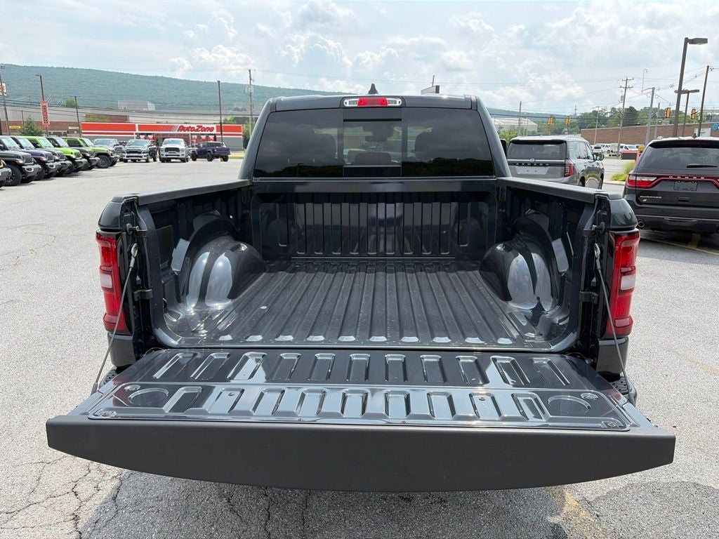 2026 RAM 1500 RAM 1500 WARLOCK CREW CAB 4X4 5'7' BOX