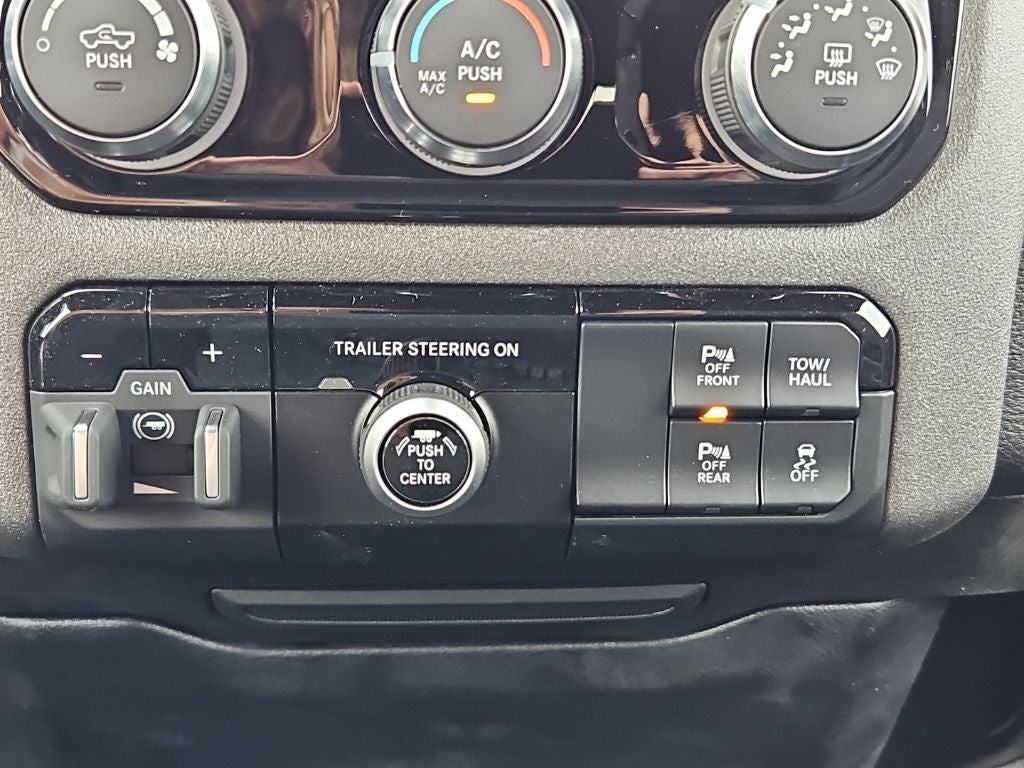 2026 RAM Ram 1500 RAM 1500 EXPRESS CREW CAB 4X4 5'7' BOX