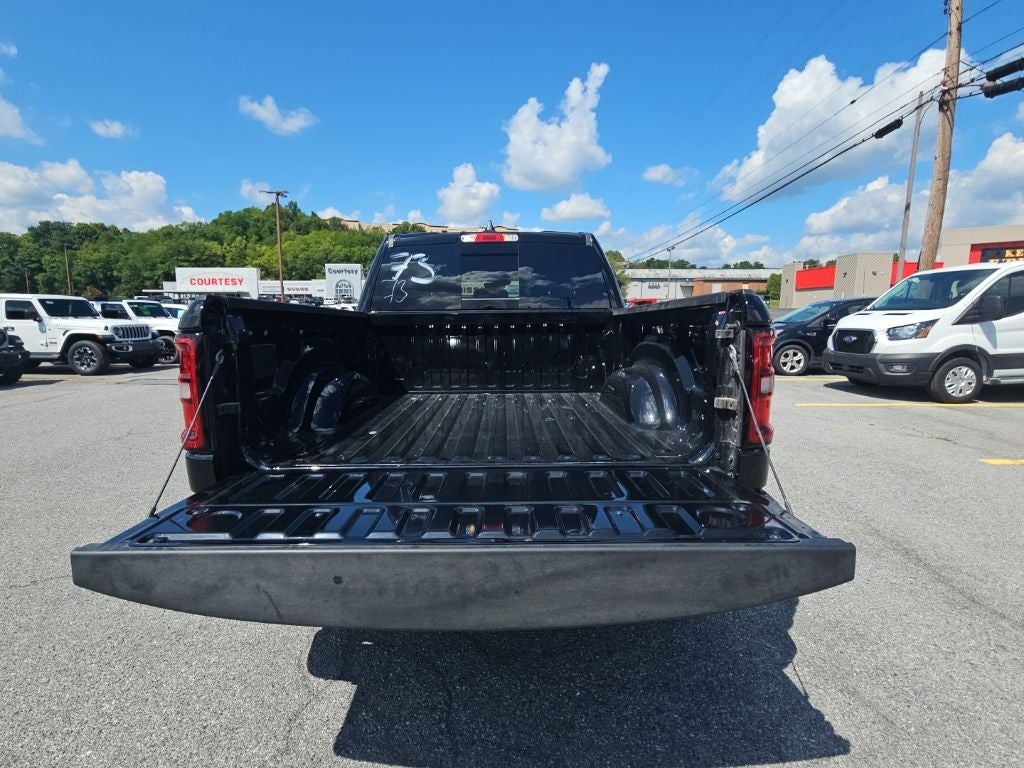 2026 RAM 1500 RAM 1500 EXPRESS CREW CAB 4X4 5'7' BOX