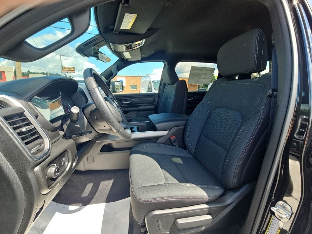2026 RAM 1500 RAM 1500 EXPRESS CREW CAB 4X4 5'7' BOX