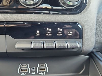 2026 RAM 1500 RAM 1500 EXPRESS CREW CAB 4X4 5'7' BOX